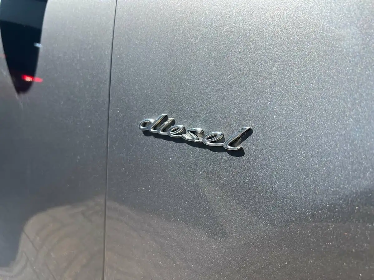 2013-porsche-cayenne-30td-big-31
