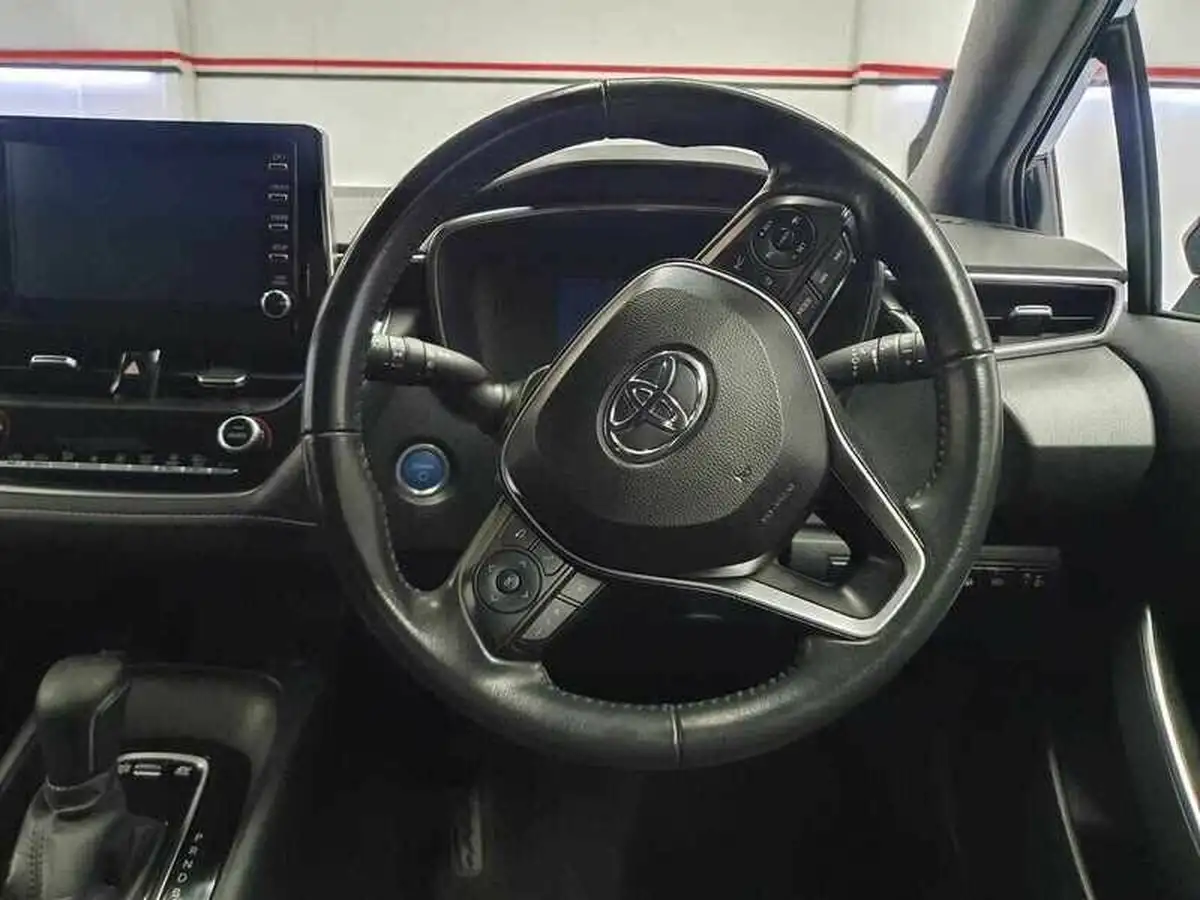 2021-toyota-corolla-18-vvt-i-icon-tech-trk-hatchback-5d-big-9