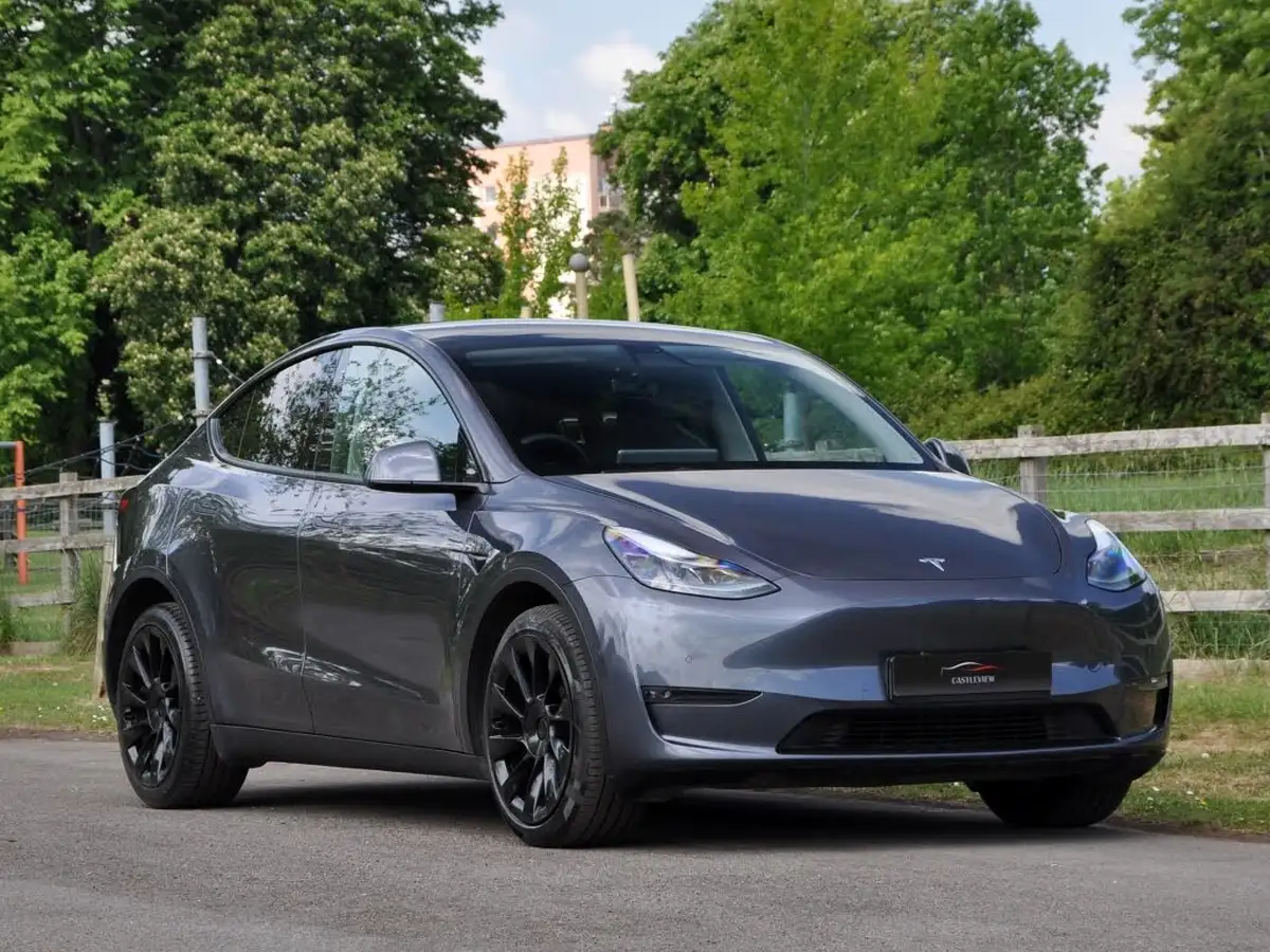 2022-tesla-model-y-e-long-range-big-34
