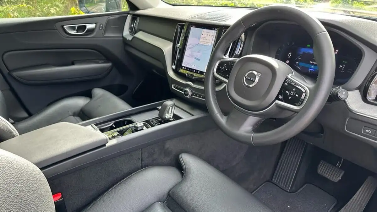 2024-volvo-xc60-20-b5-plus-big-4