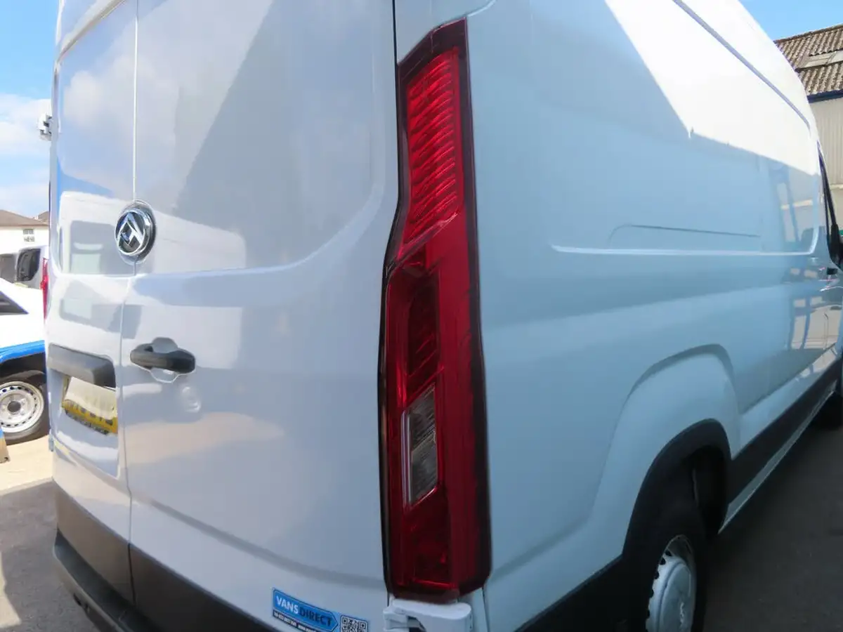 2023-maxus-deliver-9-big-19