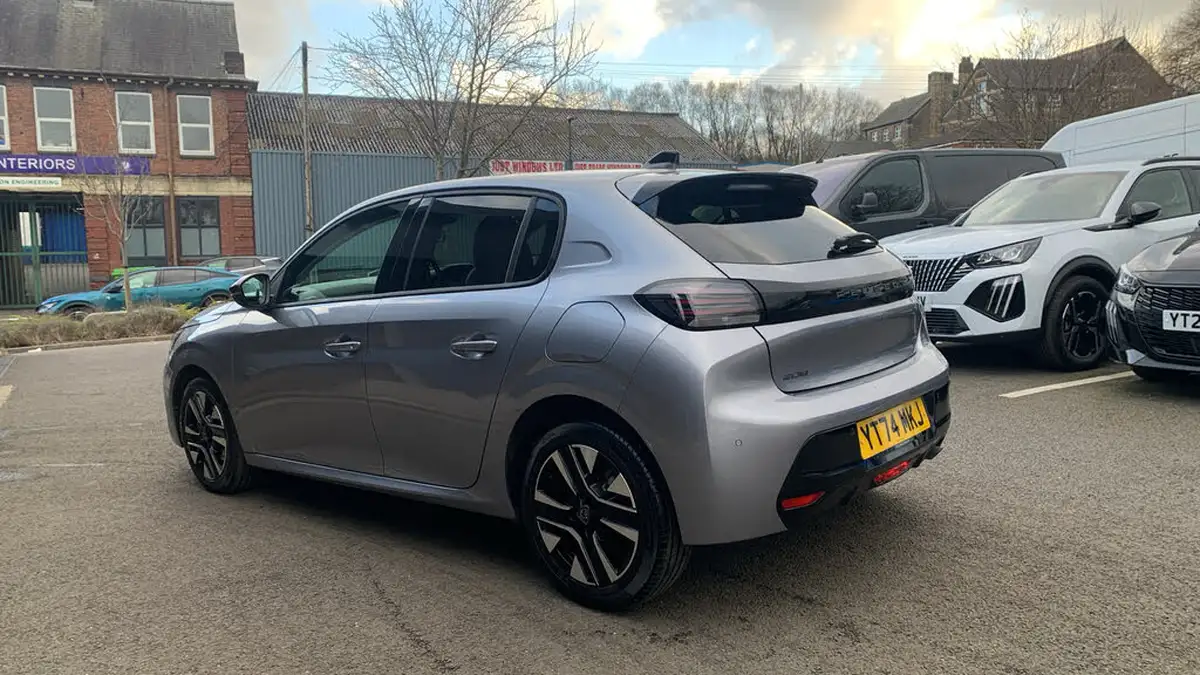2025-peugeot-208-12-puretech-allure-big-4