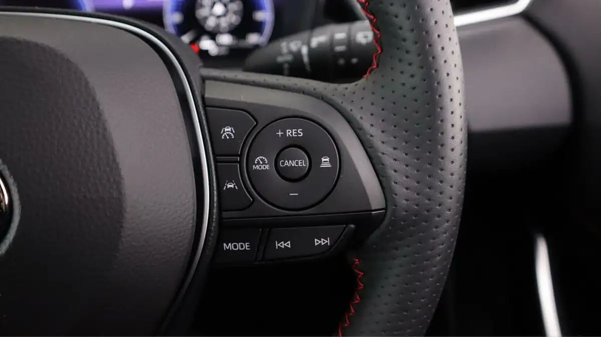 2024-toyota-corolla-18-vvt-i-gr-sport-hatchback-big-24