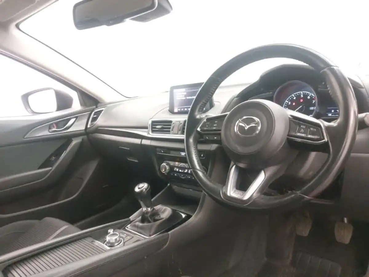2018-mazda-mazda3-20-sport-nav-120ps-fastback-4d-big-18