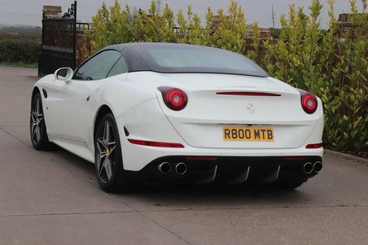 2015-ferrari-california-39-t-big-10