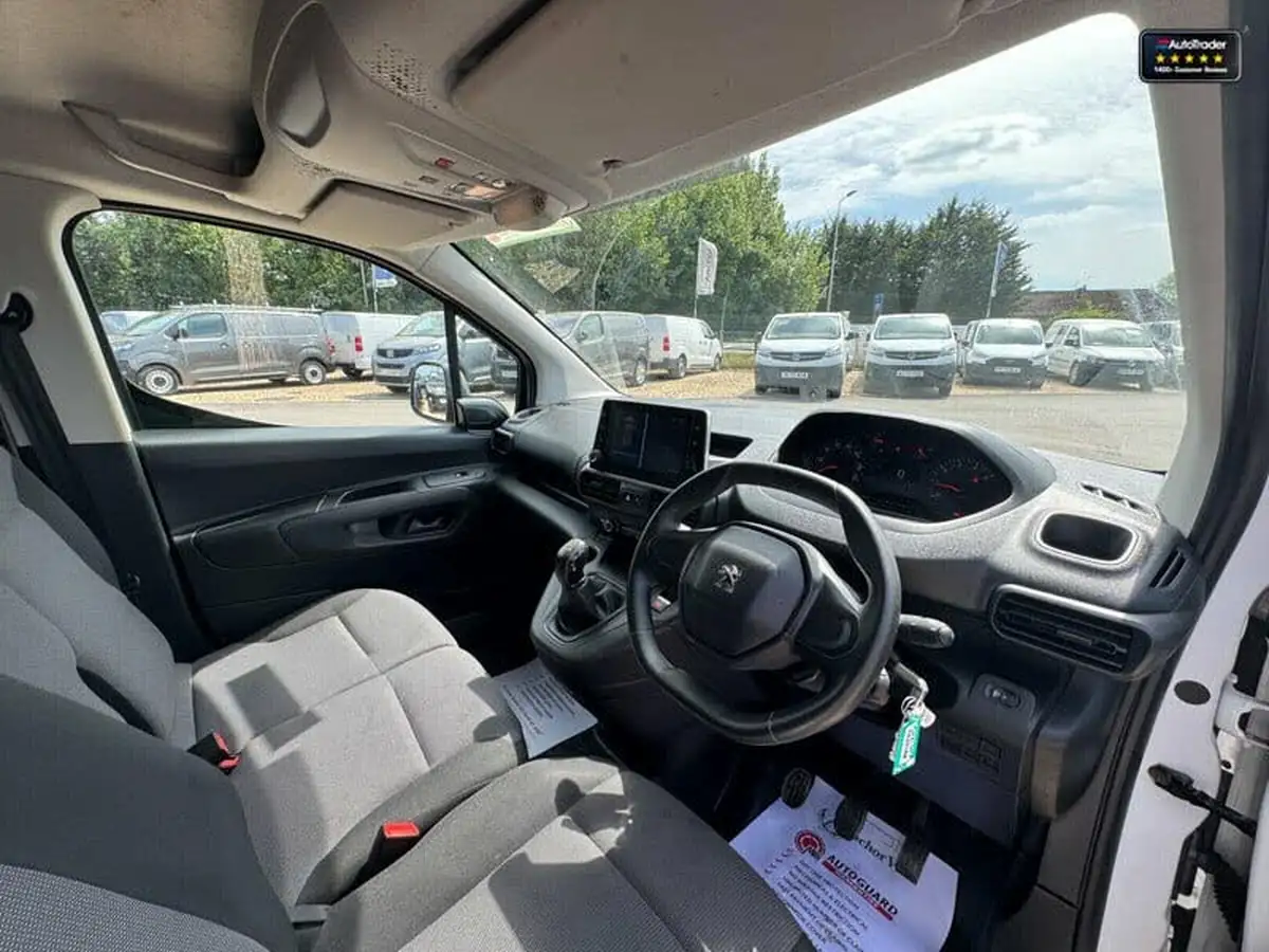 2021-peugeot-partner-15-bluehdi-1000-professional-100ps-eu6dt-panel-big-14