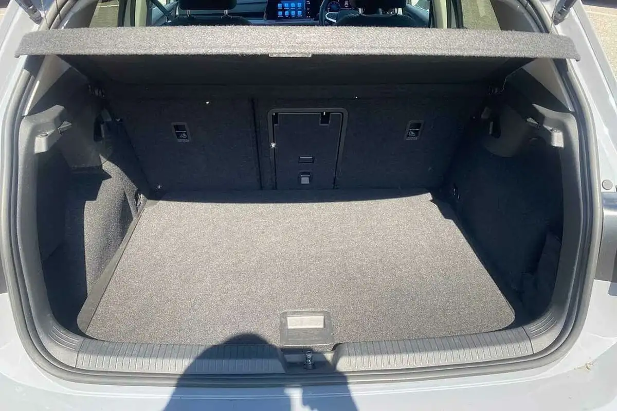 2023-volkswagen-golf-15-tsi-style-edition-130ps-big-10