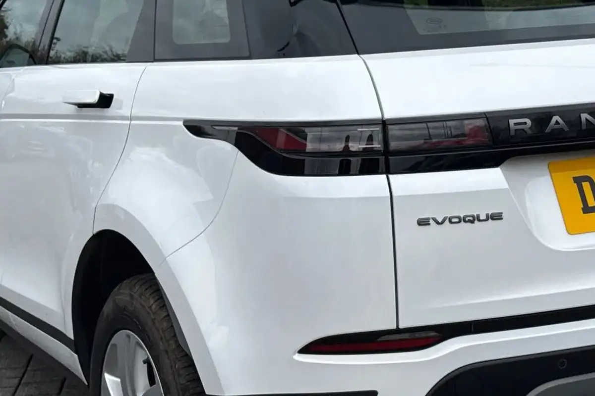 2024-land-rover-range-rover-evoque-20-d200-s-big-18