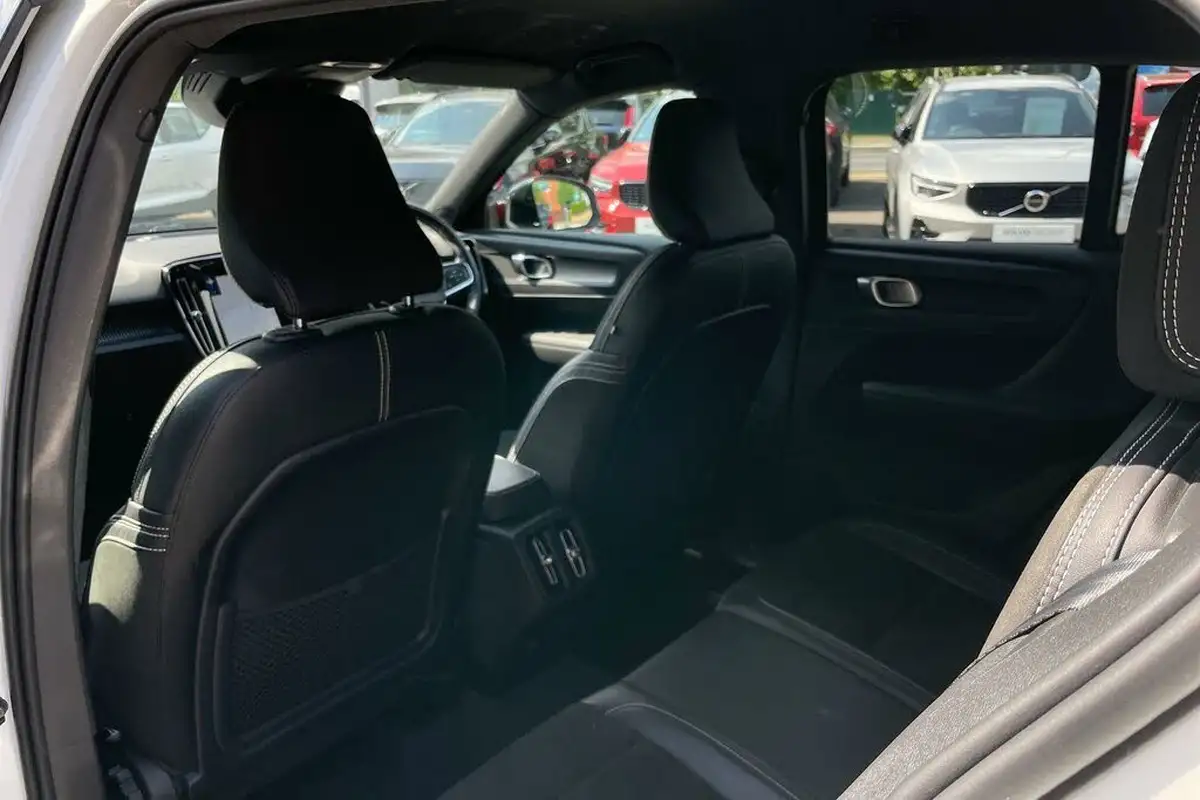 2019-volvo-xc40-20td-d3-r-design-awd-geartronic-big-29