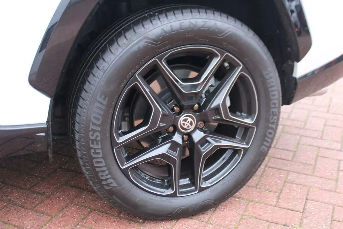 2024-toyota-rav4-25-vvt-i-gr-sport-302bhp-plug-in-big-11