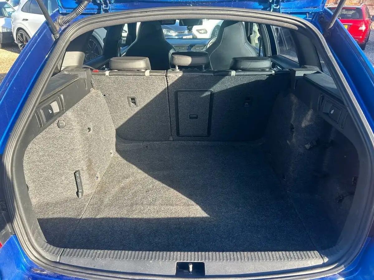 2014-skoda-octavia-20tdi-vrs-estate-dsg-big-19