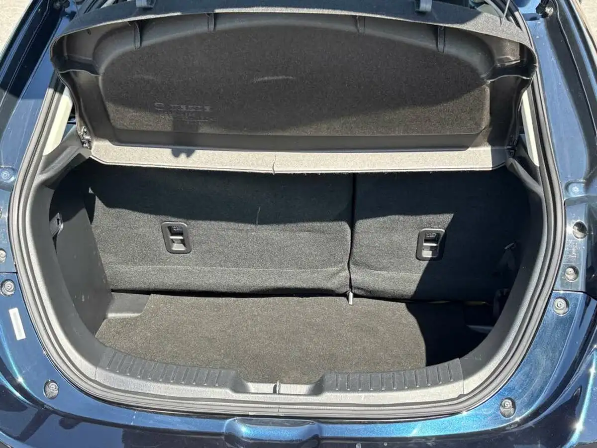 2018-mazda-mazda2-15-se-l-nav-big-4