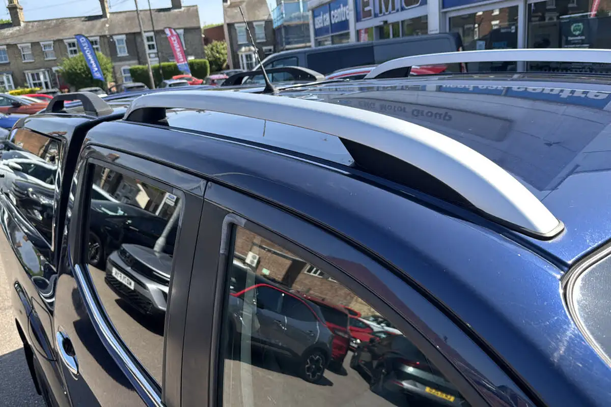 2017-nissan-navara-23dci-tekna-auto-big-28