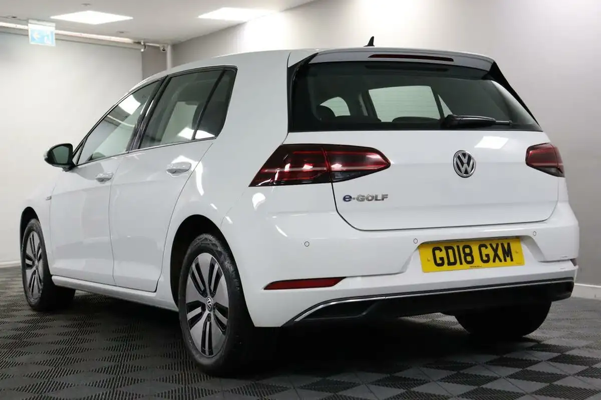 2018-volkswagen-golf-e-e-golf-big-17