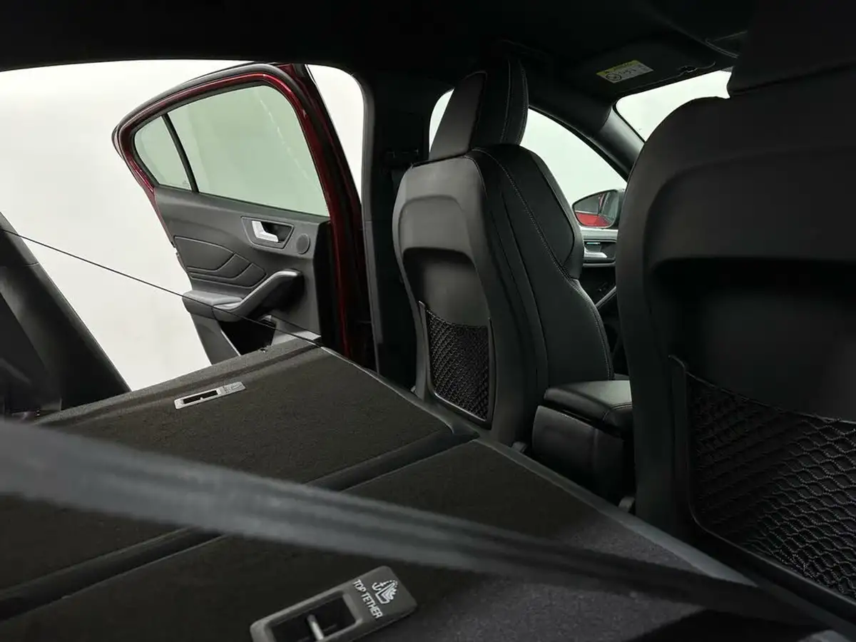 2020-ford-focus-20-st-hatchback-big-48