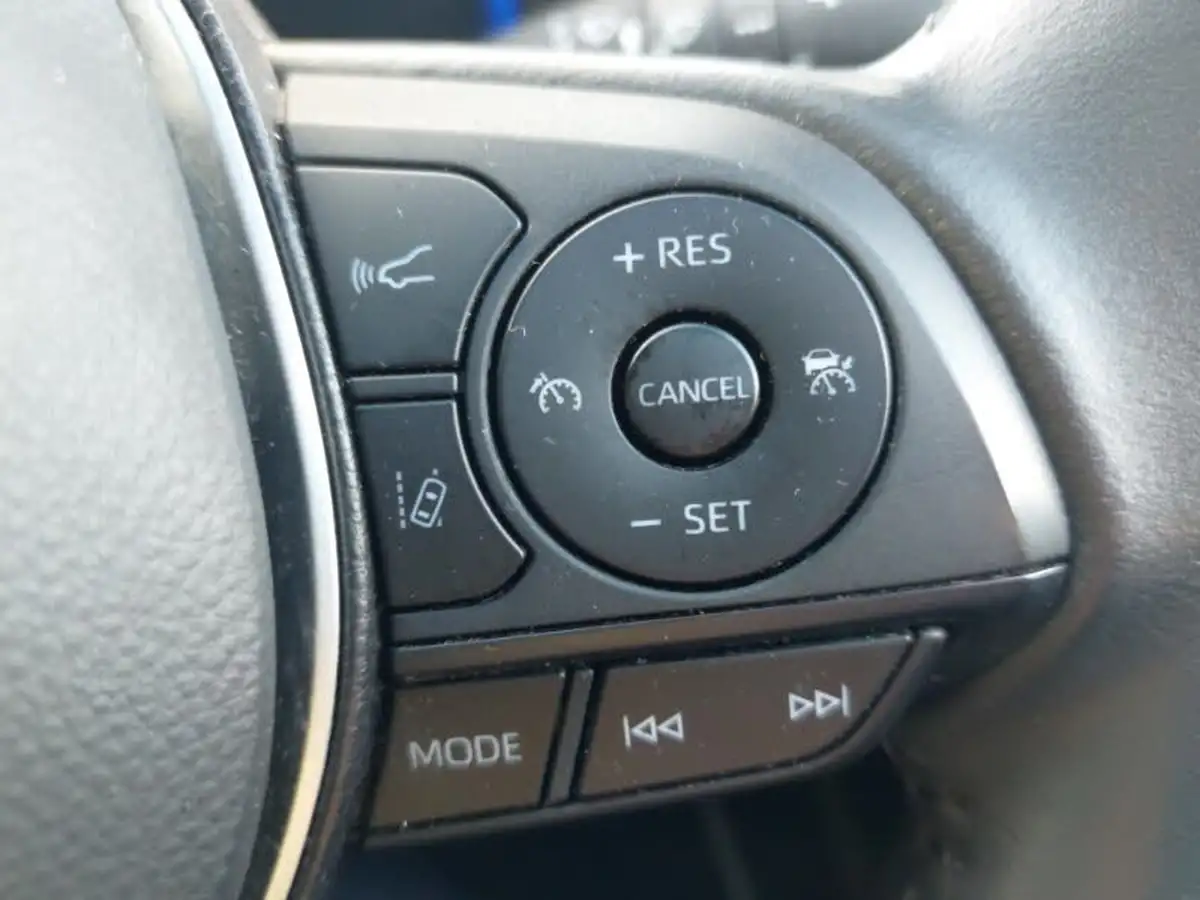 2022-toyota-corolla-20-vvt-i-icon-tech-hatchback-big-13