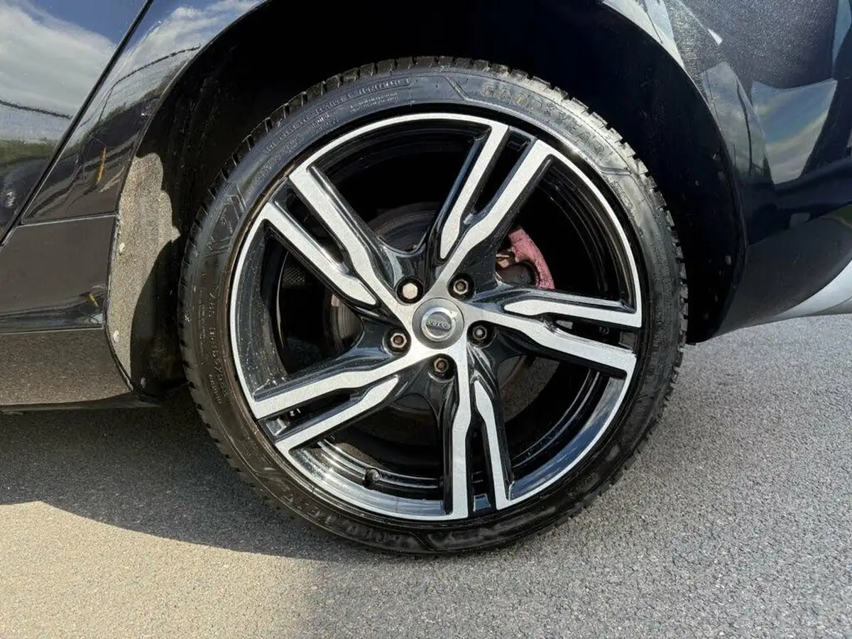 2019-volvo-v40-20-t3-r-design-pro-big-8