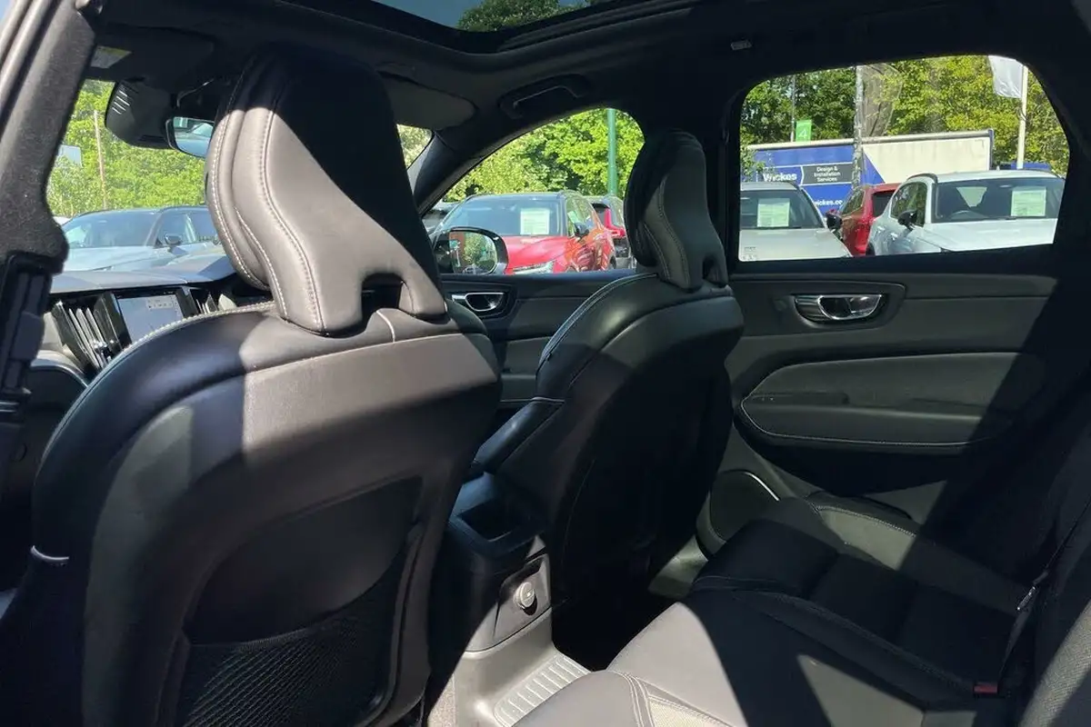2021-volvo-xc60-20-t8-r-design-pro-455bhp-plug-in-hybrid-big-31