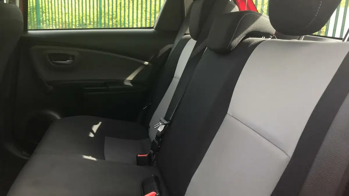 2018-toyota-yaris-15-vvt-i-icon-tech-111bhp-1496cc-big-12