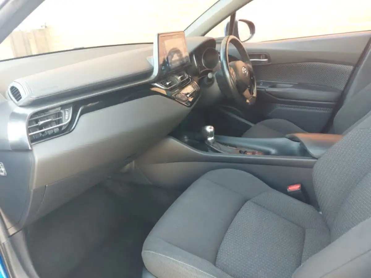 2017-toyota-c-hr-18-vvt-i-icon-big-4