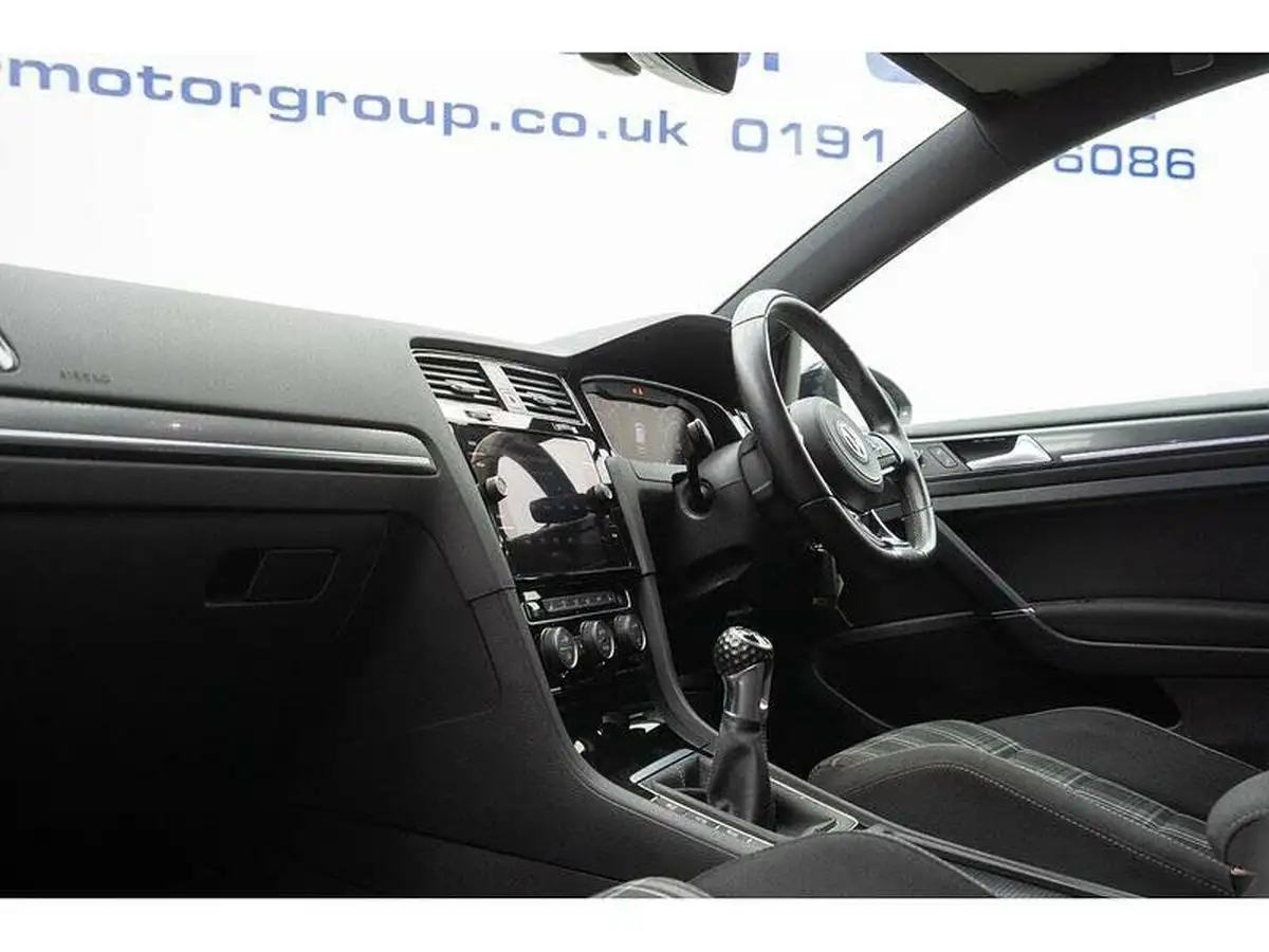 2017-volkswagen-golf-20tdi-gtd-blueline-ss-hatchback-5d-big-31