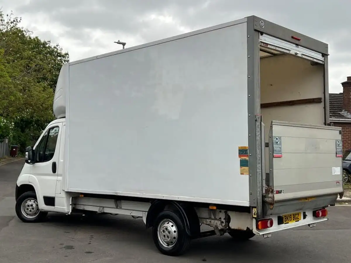 2019-peugeot-boxer-20-bluehdi-335-l4-luton-bfb-big-25