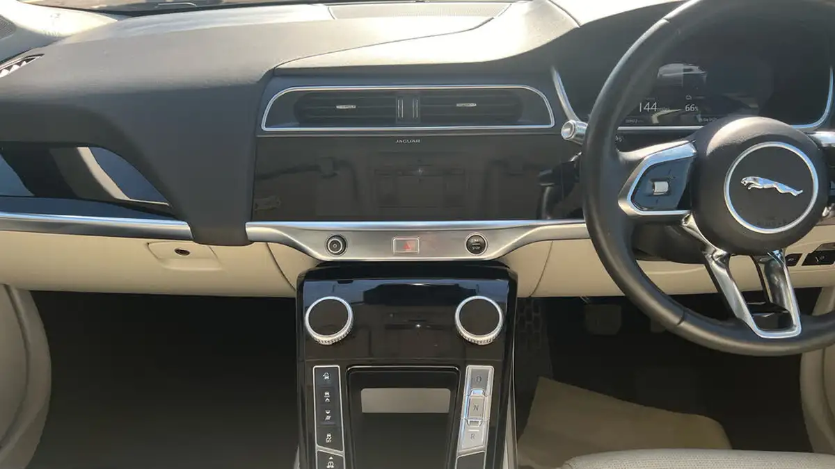 2019-jaguar-i-pace-ev400-se-big-23