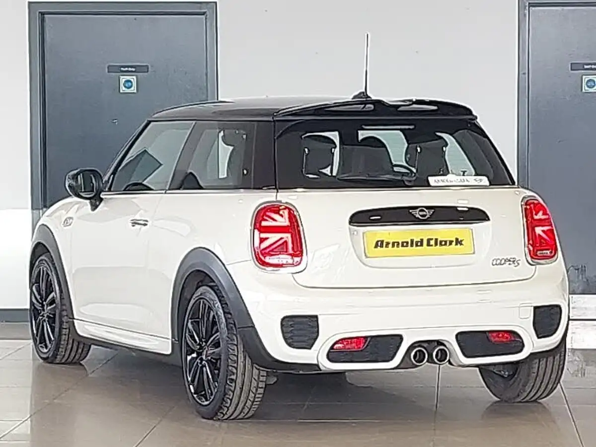 2019-mini-cooper-20-cooper-s-sport-189bhp-hatchback-3d-auto-big-1
