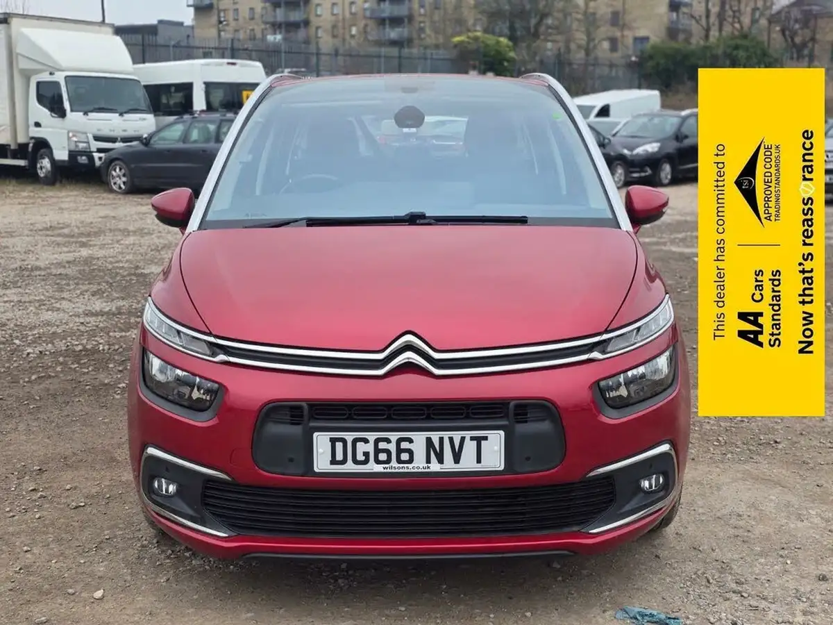 2016-citroen-grand-c4-picasso-16bluehdi-feel-eat6-big-1