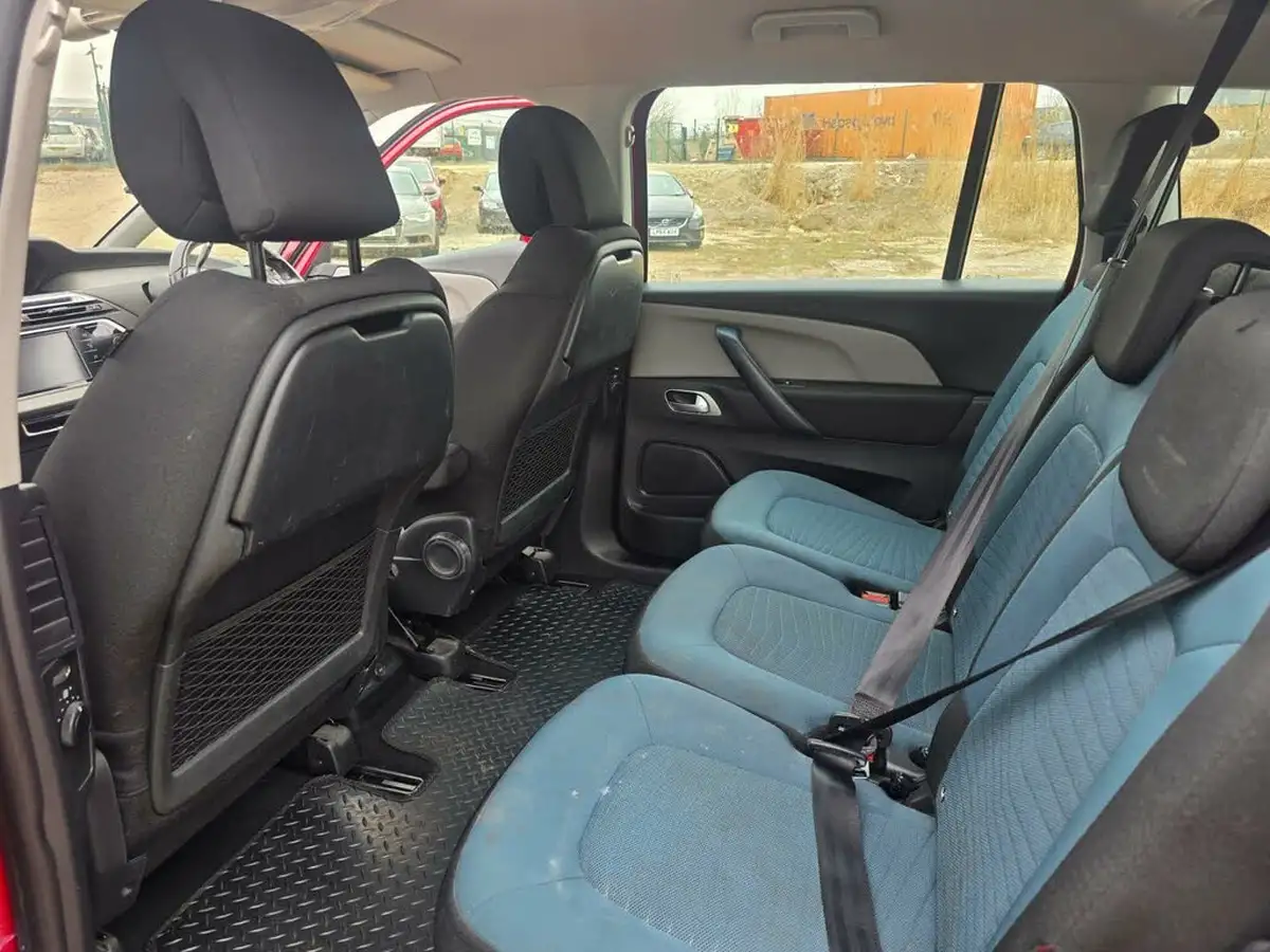 2016-citroen-grand-c4-picasso-16bluehdi-feel-eat6-big-25