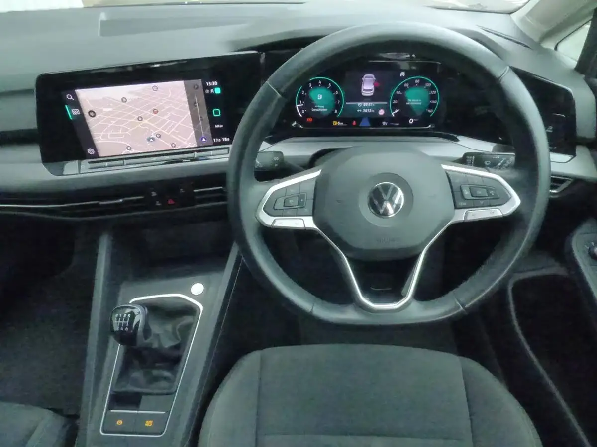 2020-volkswagen-golf-15-tsi-style-130ps-hatchback-big-11