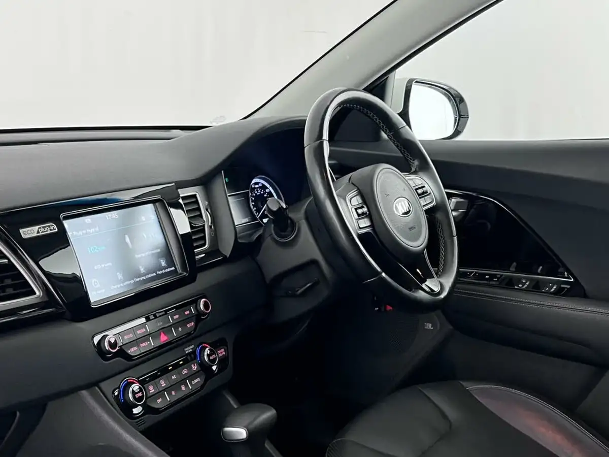 2018-kia-niro-16-gdi-3-156kwh-16-alloy-wheels-big-10