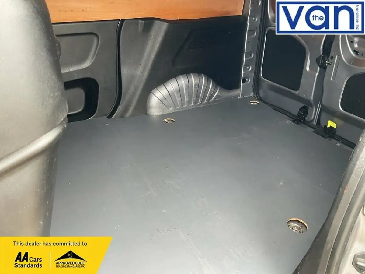 2019-vauxhall-combo-15cdti-sportive-2300-16v-100pseu6dt-l1h1-panel-big-13