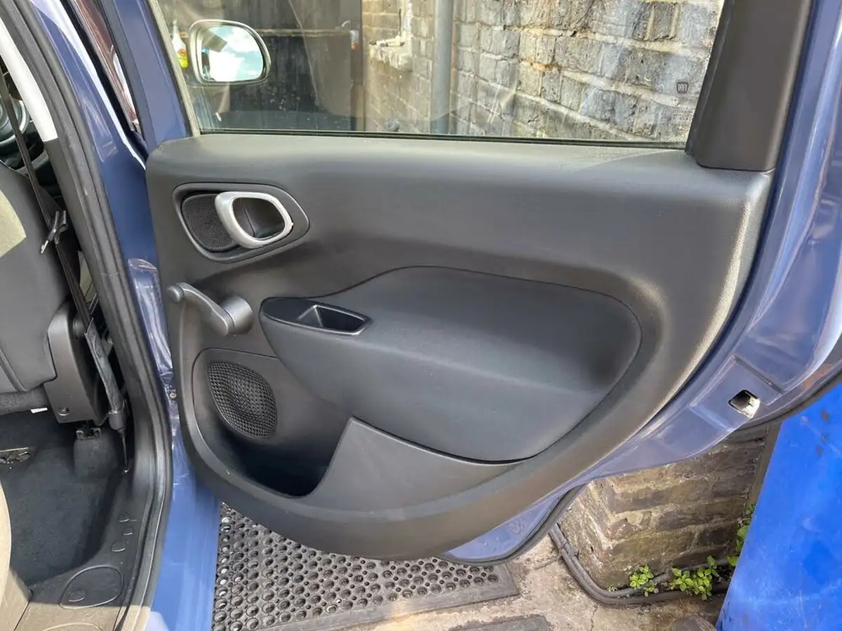 2018-fiat-500l-14-mirror-big-43