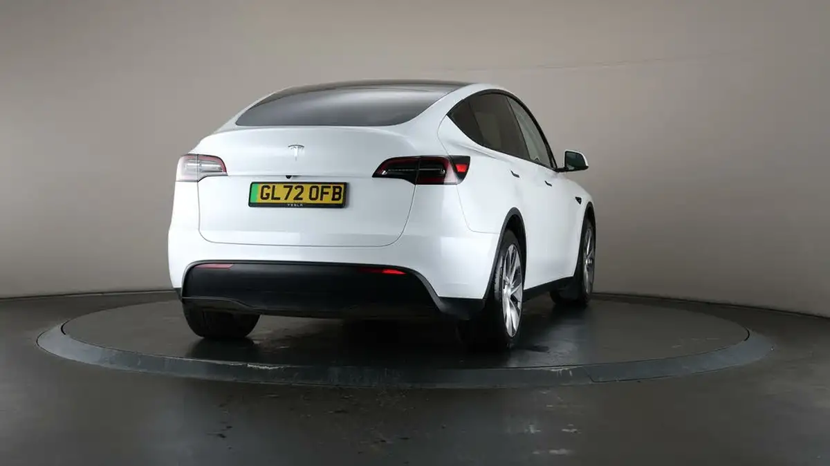 2022-tesla-model-y-e-rwd-big-69