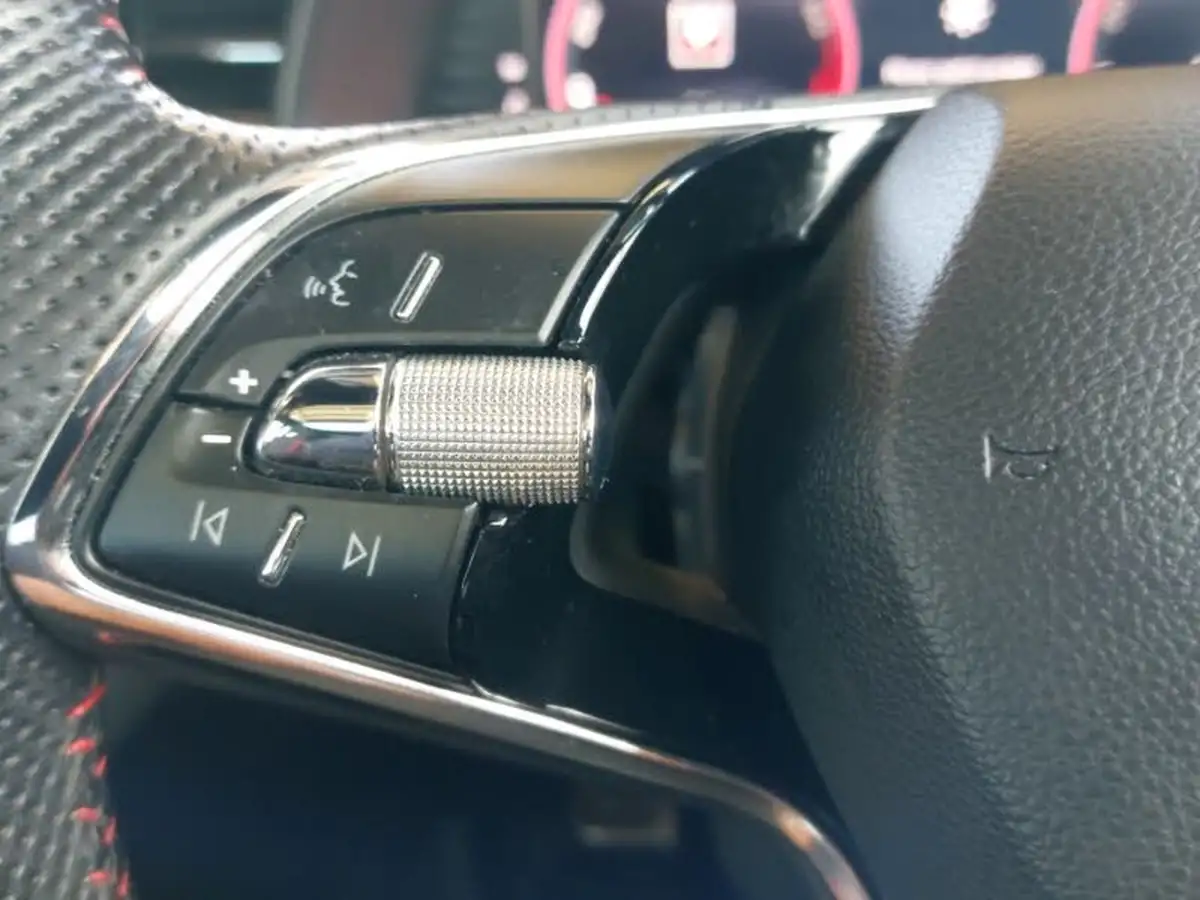 2020-skoda-kamiq-15-tsi-monte-carlo-dsg-big-14