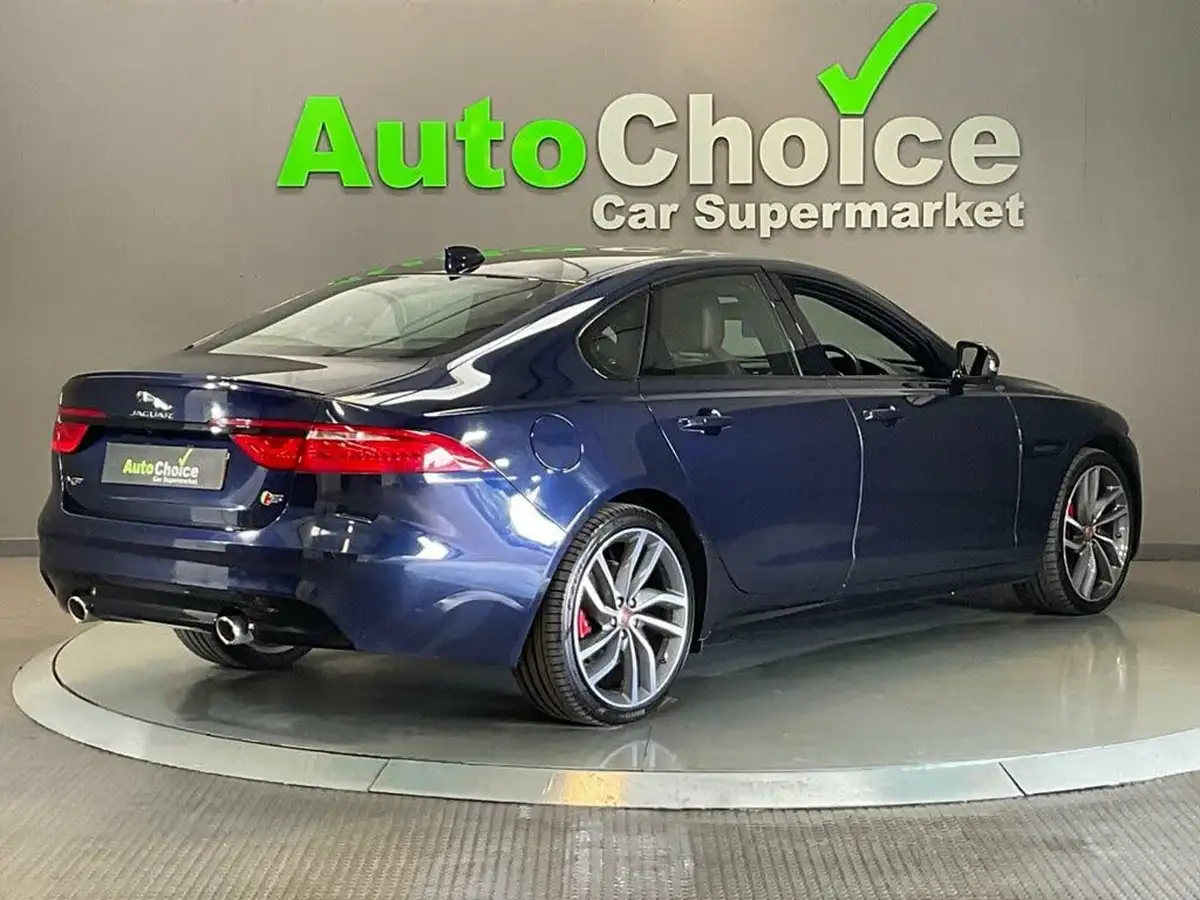 2017-jaguar-xf-30td-saloon-4d-big-15