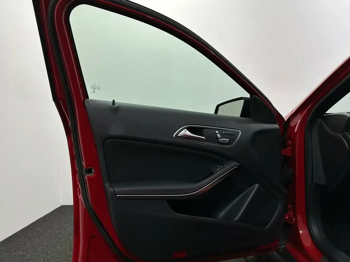 2020-mercedes-benz-gla-class-16-gla-200-amg-line-edition-plus-7g-dct-big-37