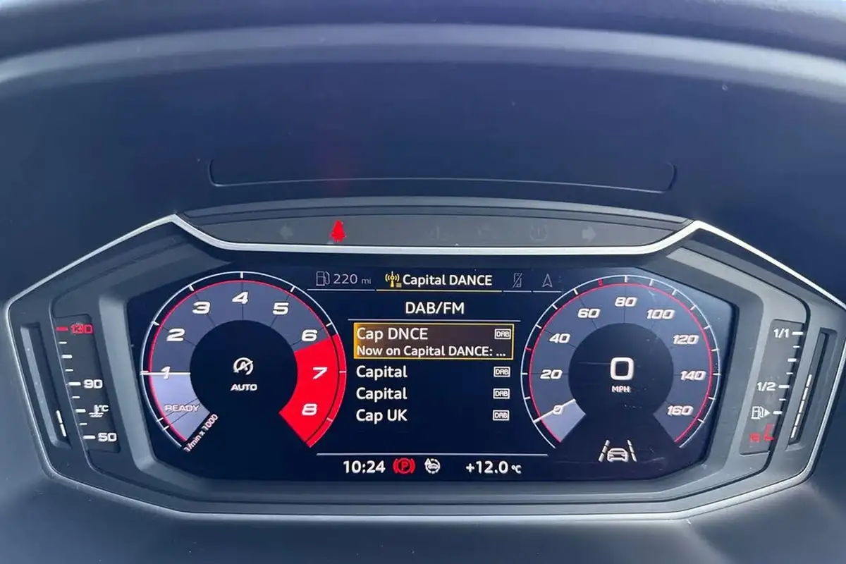 2019-audi-a1-10-30-tfsi-sport-big-43