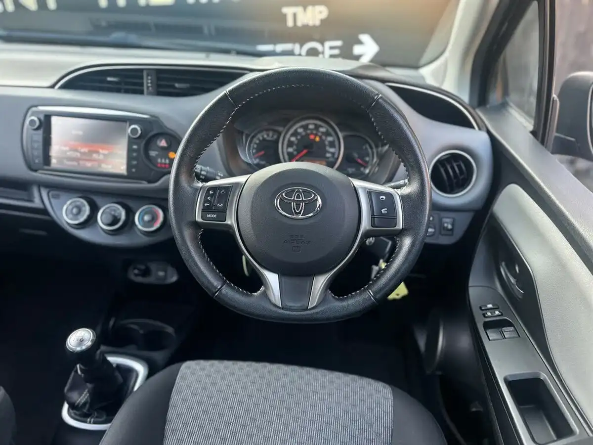 2015-toyota-yaris-10-icon-3d-big-9