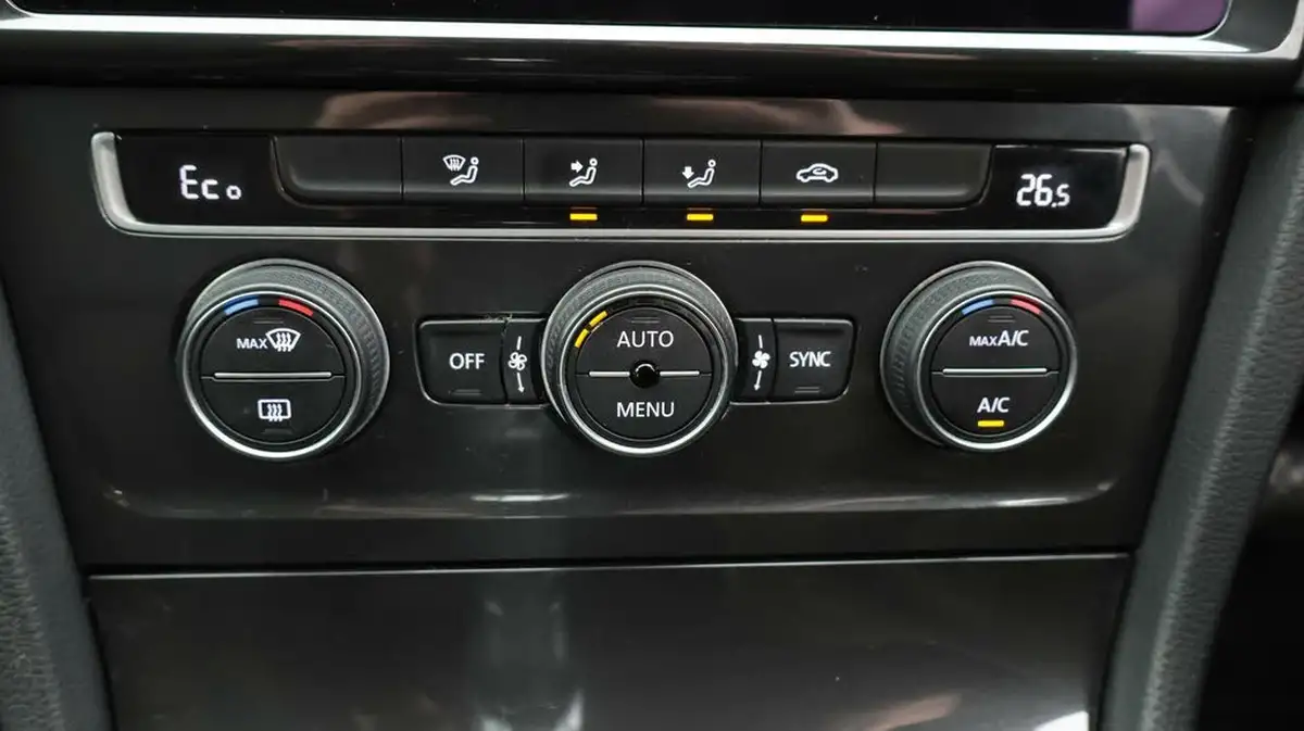 2019-volkswagen-golf-e-e-golf-big-12