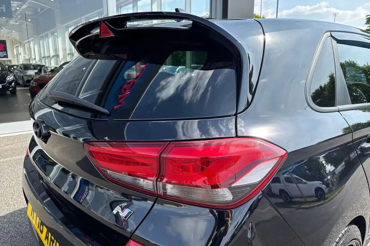 2018-hyundai-i30-n-20-t-gdi-n-performance-big-31
