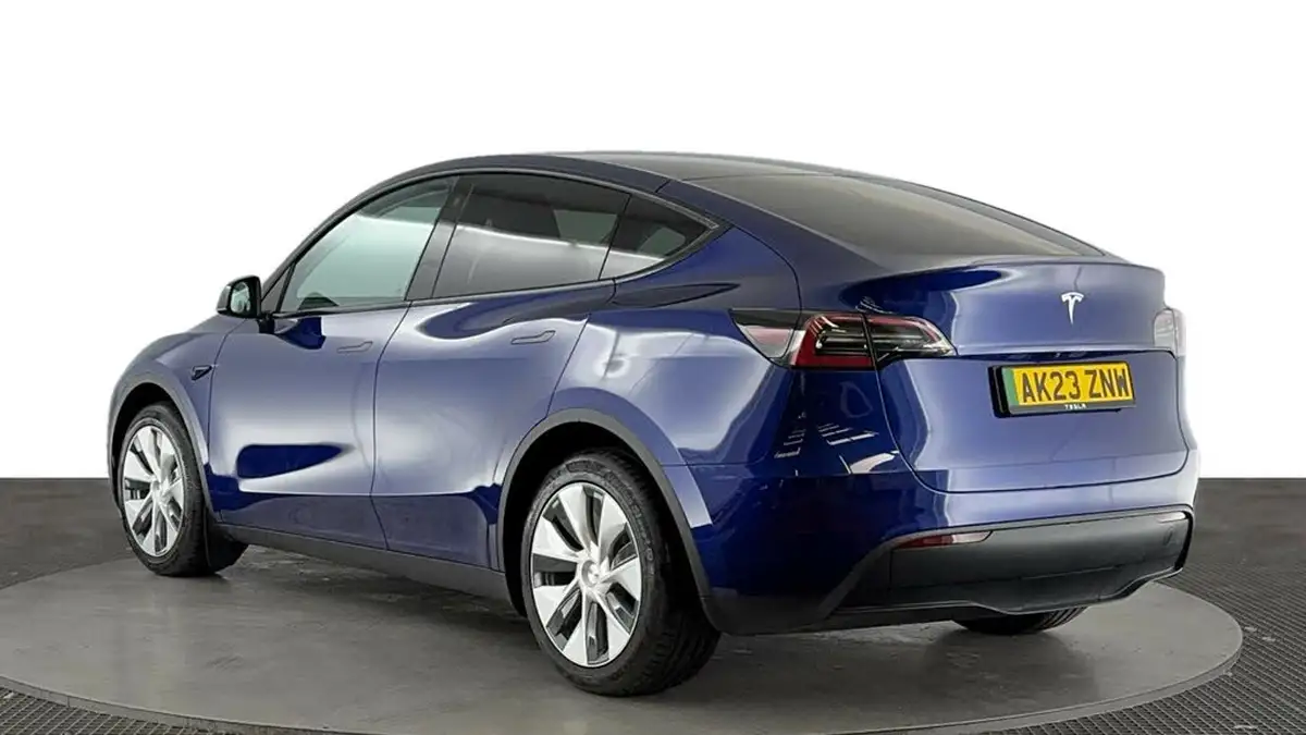 2023-tesla-model-y-e-rwd-big-5