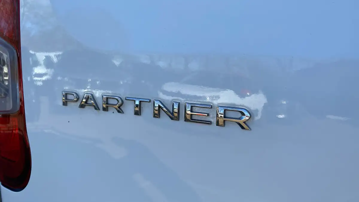 2021-peugeot-partner-15-bluehdi-1000-professional-premium-100pseu6d-big-25