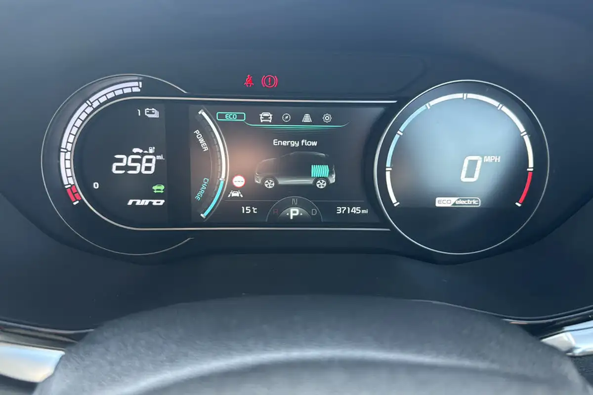 2020-kia-e-niro-ev-4-big-12