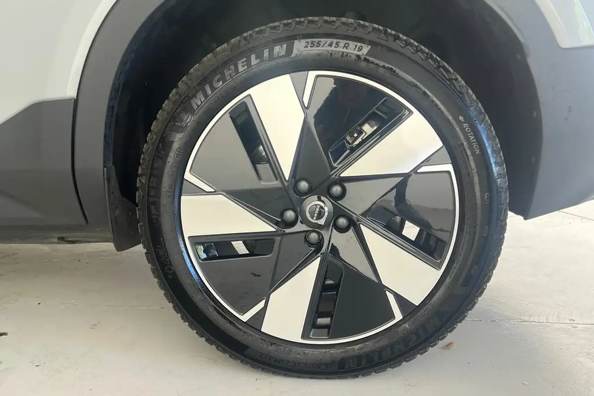 2023-volvo-xc40-e-recharge-core-235bhp-big-21