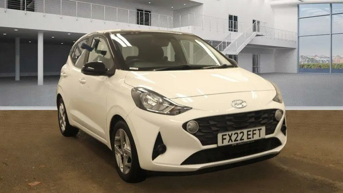 2022-hyundai-i10-12-premium-big-0