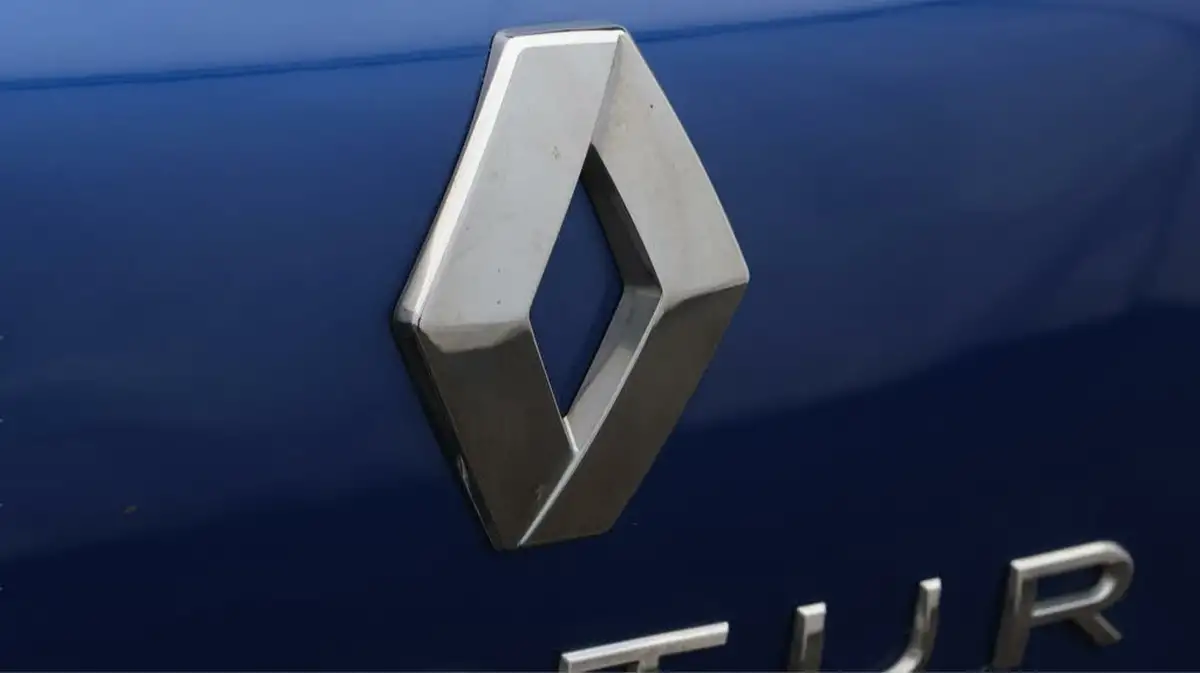 2022-renault-captur-16-iconic-edition-big-21