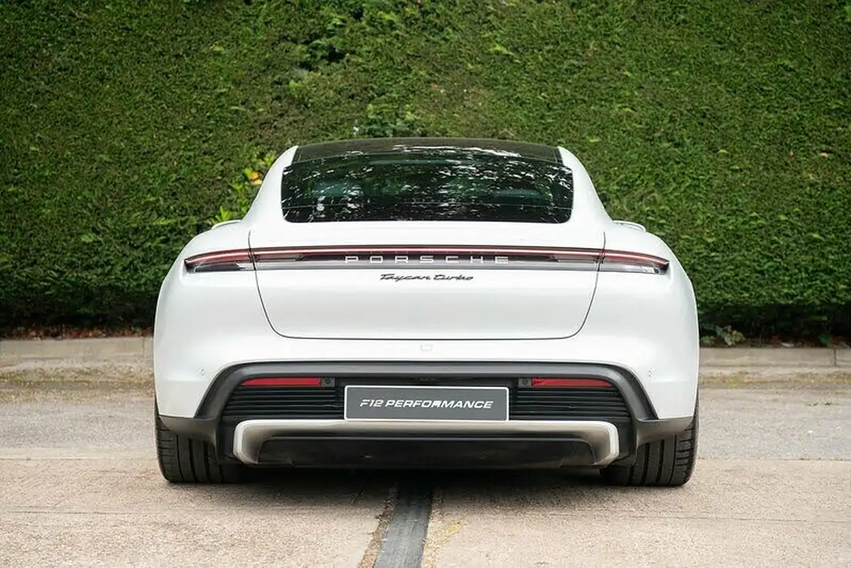 2020-porsche-taycan-e-turbo-big-51