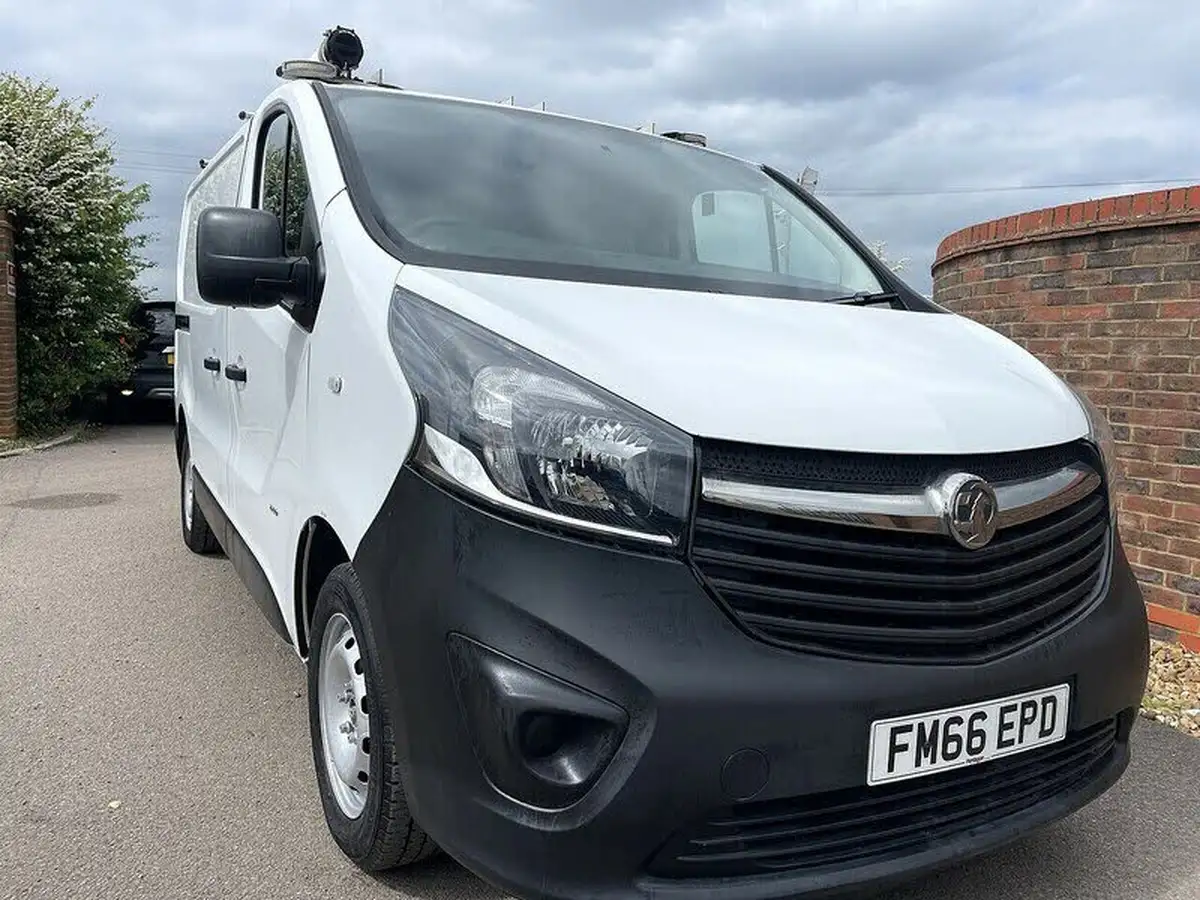 2017-vauxhall-vivaro-16cdti-2900-l1h1-95pseu6-ss-ecoflex-panel-van-big-49